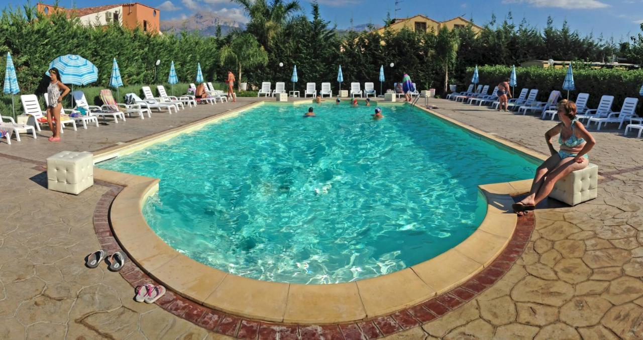 Апартаменты Casa Vacanza Paradise Vicino Cefalu Con Servizio Di Piscina A 3 Chilometri Кампофеличе-ди-Роччелла Экстерьер фото