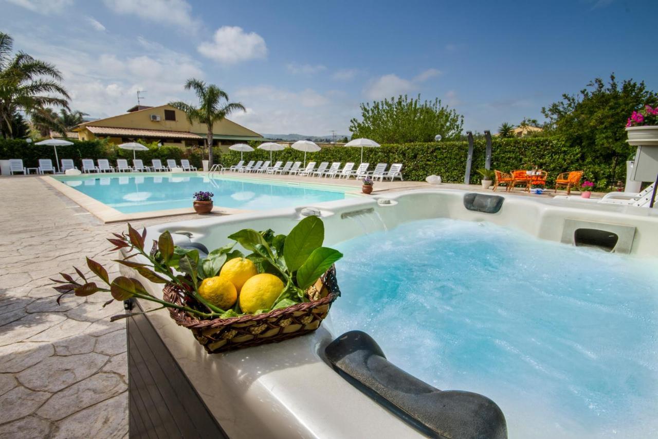 Апартаменты Casa Vacanza Paradise Vicino Cefalu Con Servizio Di Piscina A 3 Chilometri Кампофеличе-ди-Роччелла Экстерьер фото