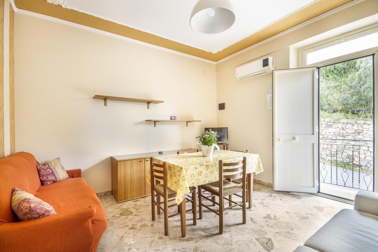 Апартаменты Casa Vacanza Paradise Vicino Cefalu Con Servizio Di Piscina A 3 Chilometri Кампофеличе-ди-Роччелла Экстерьер фото
